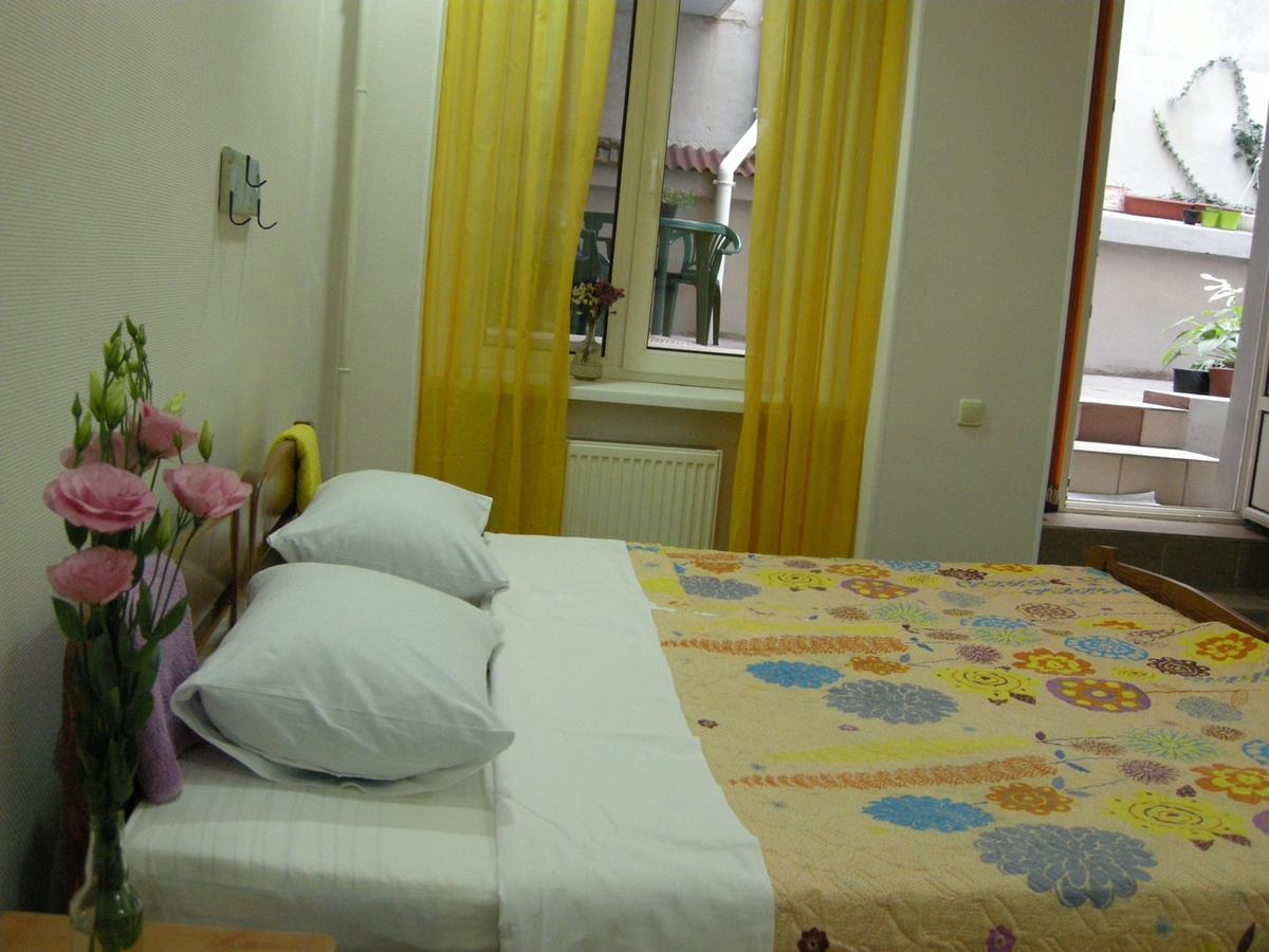 Tapki Hostel Odessa Exterior foto